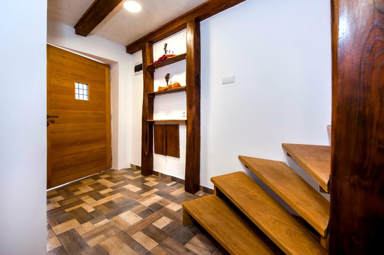 Joseph'S Yard Apartment 罗维尼 外观 照片