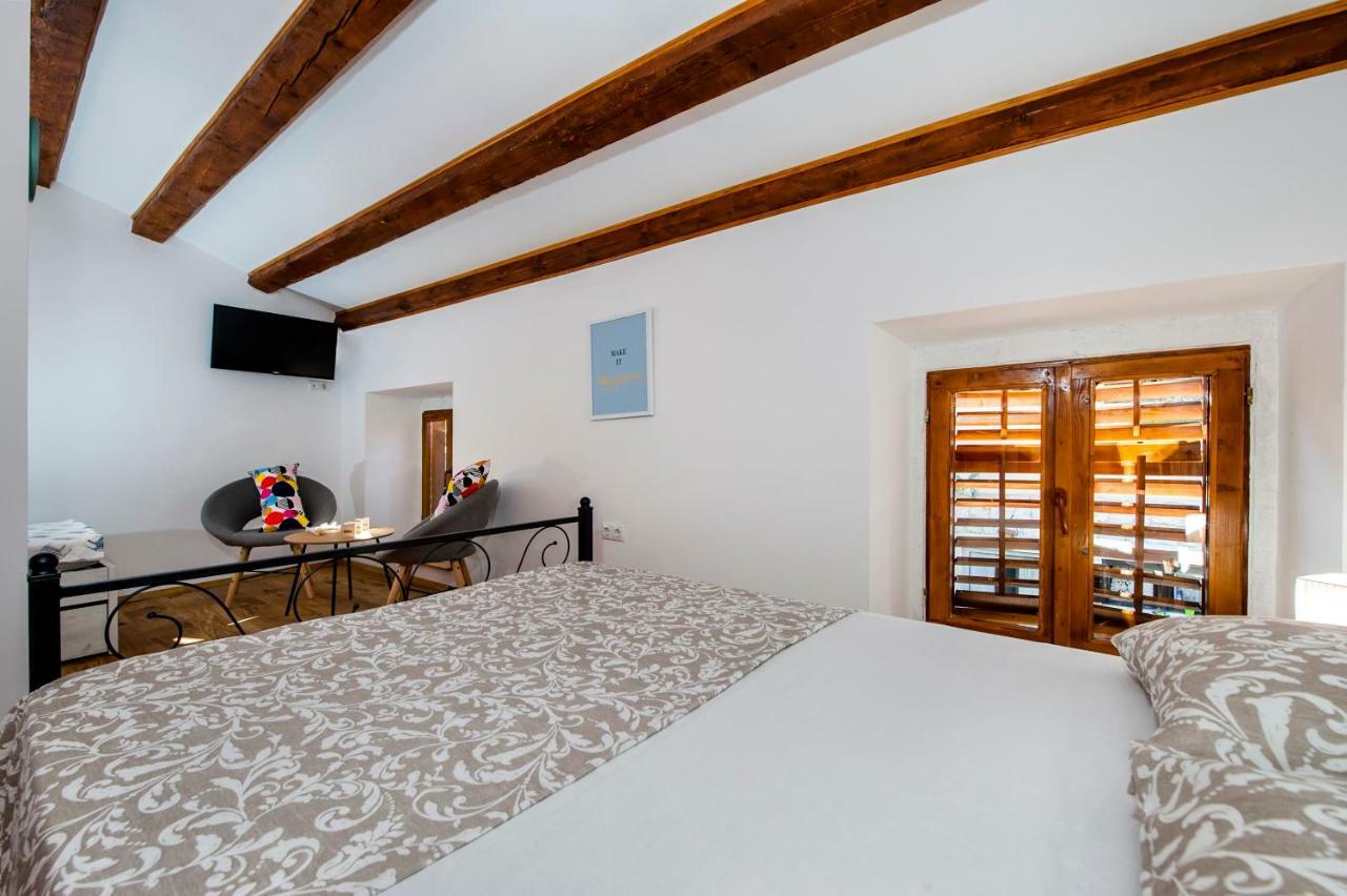 Joseph'S Yard Apartment 罗维尼 外观 照片